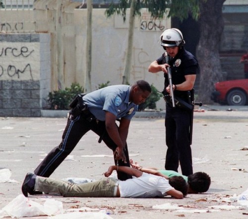 celtic-tactical: fuckyourguncontrol: johnniegoods: L.A. Riots (1992) NEVER FORGET ROOF KOREANS &ldqu