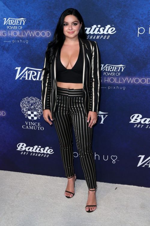 XXX vark666:Ariel Winter,  Brianna Costello, photo