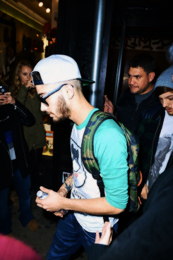 blamestyles:  Zayn and Louis leaving a recording studio. (12.04) 
