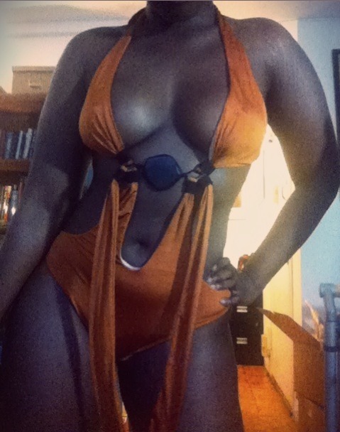 ethniccandies:  vulvita:  At first I thought it was supposed to cross but I like