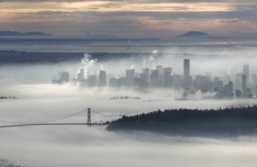  fog over (click pic) dubai (photographed by bjoern lauen and chloratine), shanghai (wei gensheng), chicago (steve raymer and bob gaudet), london (mpsinthesky), vancouver (andy clark), and new york (girish tewani) 