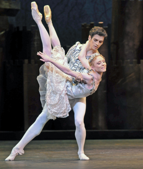 fuckyesballet:  Sarah Lamb &amp; Federico Bonelli as Princess Rose and her Prince in Royal 