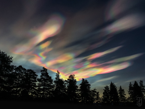 love:Polar stratospheric clouds in Kongsberg, Norway by Stein Arne Jensen