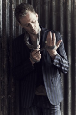 torrilla:  Tom Hiddleston by Jason Hetherington 