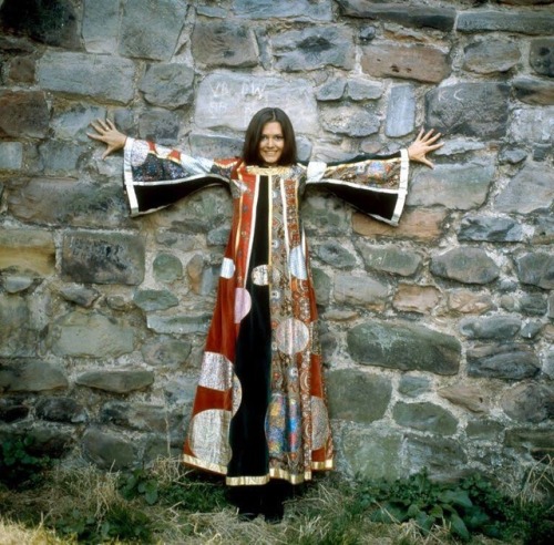 Awesome patterned gown, 70s