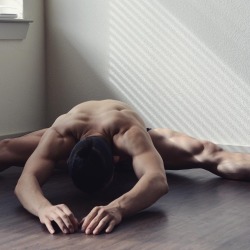 luz-natural:  Stretch, I will watch@bare.vision