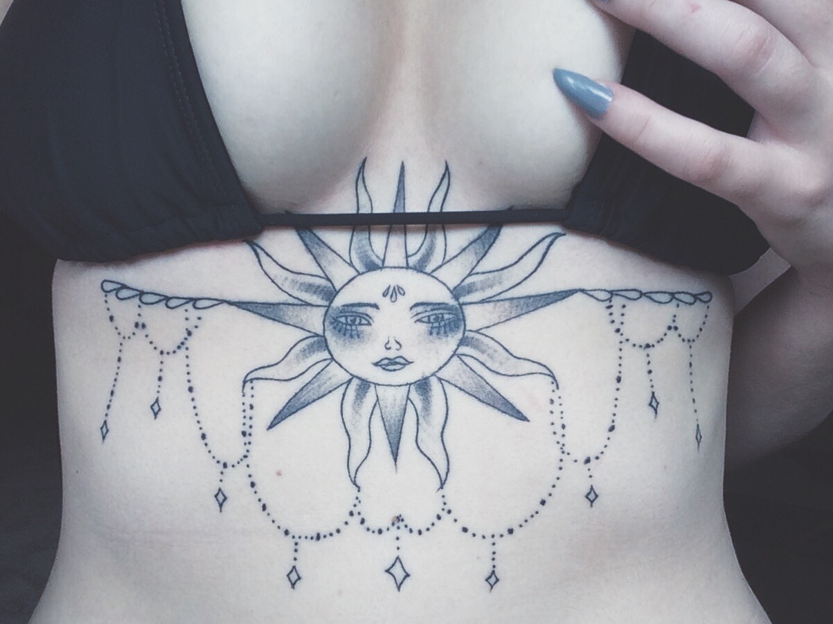 cinnamonxwolf:  little sun goddess ☼ who looks like the moon ☽