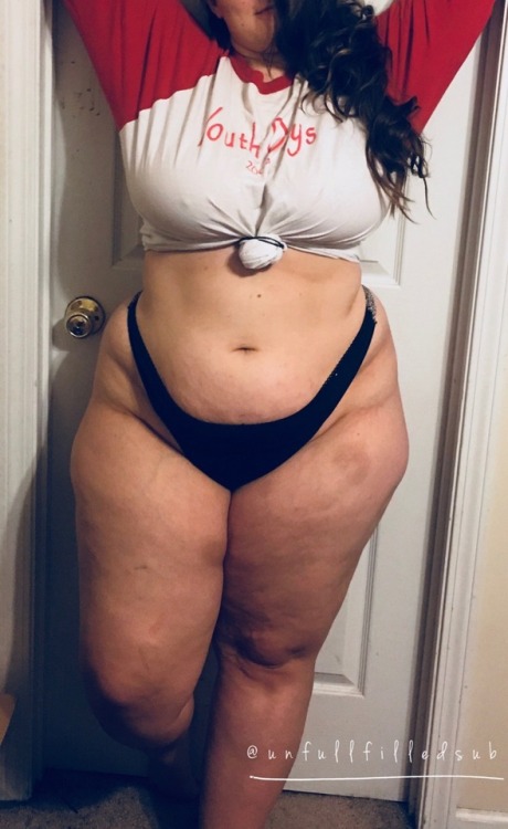 unfullfilledsub:  I mean can we just talk about how fucking banging my curves are???