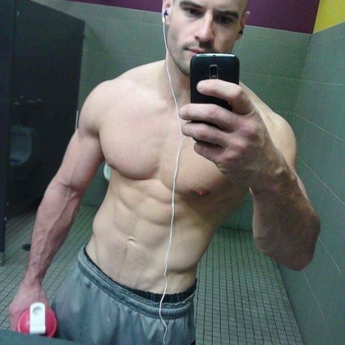 xxxozzie:Hot Personal Trainer