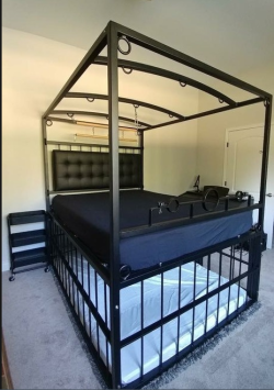 daddiekyle:  who wants a bed like this besides