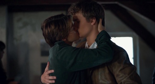 odd-film-stills:  The Fault In Our Stars (2014) dir Josh Boone