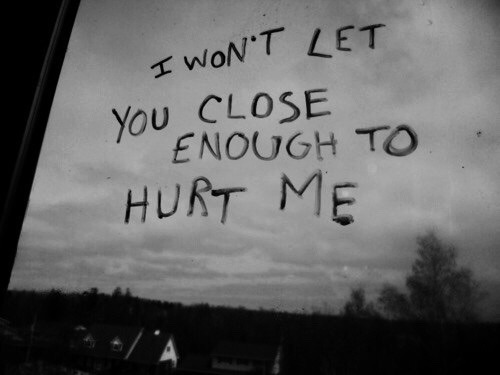 omq-sad:  i’m too scared to like someone now 