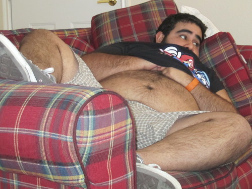 josecorner:  fierybiscuts:  Devlin found my camera and took pictures while we were watching Parks And Recreation :3  >_> *swoon*