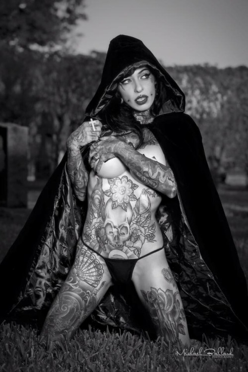 XXX punkgoth666:  Evil Michelle Smades 😈❤️☠ photo