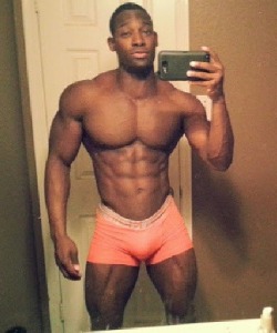 charlibal:  Guys with Iphone series Ripped &amp; Handsone    Very nice body an cute