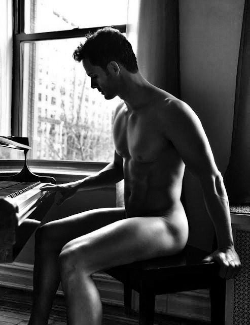 manrumpsxxx:  Follow Me For The Sexiest Rumps On Tumblr.  20k+ Followers