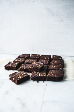 sweetoothgirl:  Flourless Browned Butter Brownies  