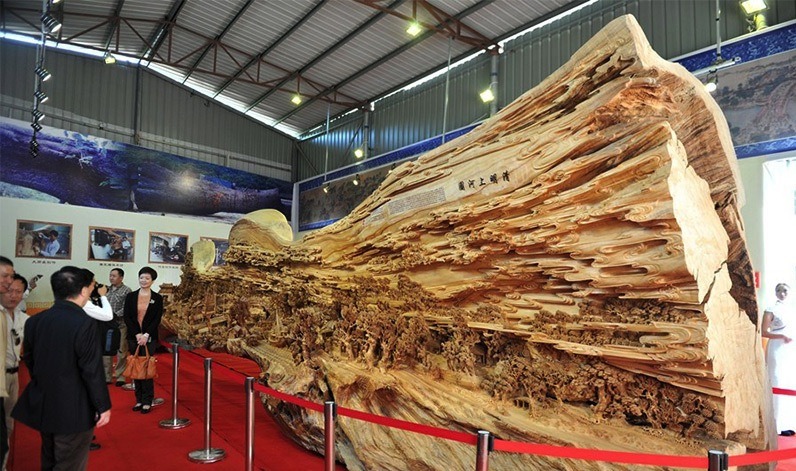 yajifun:  charlietimms:  Zheng Chunhui, a famous Chinese wood carver spent 4 years
