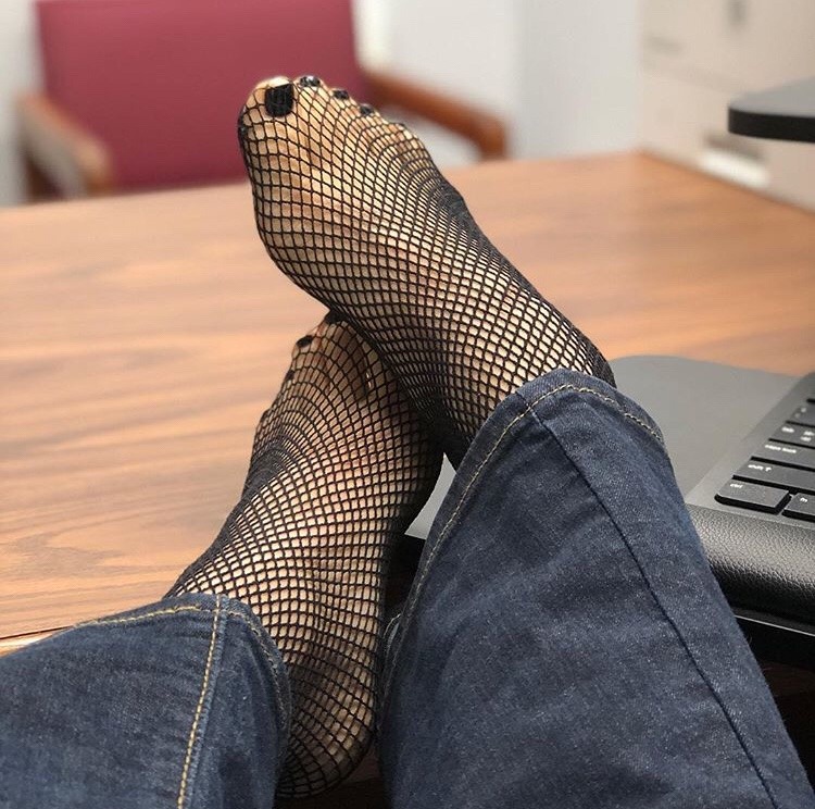 show-us-your-socks-and-feet: 