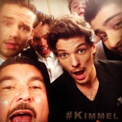  Guillermo hanging out with One Direction backstage