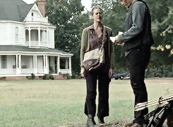 quodl:  Favourite TWD Character Meme: five whatever you want  Carol Peletier’s character development through fashion  “Her shoes in Season 1 were open-toed, very loosely woven huarache sandals.You could see her toes and things would stick to