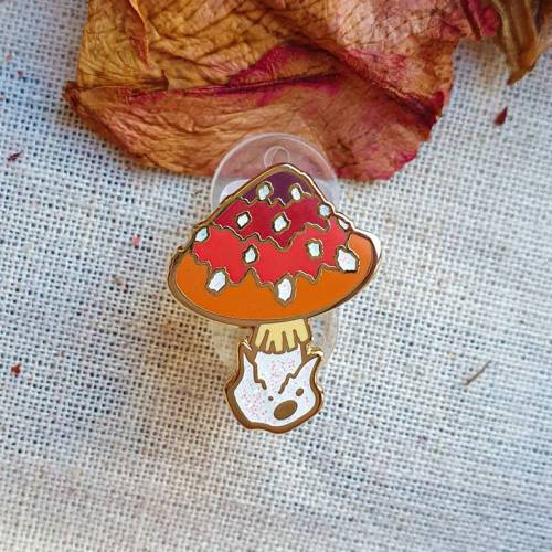 littlealienproducts: Mushroom Pin Set by LaylaAshtarShrine 