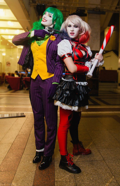 thegeekcritique:   Female Joker Cosplay - more pics here 