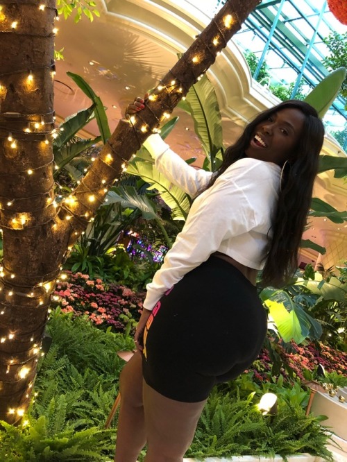 missbuttercupifurnasty:  dwntwnpuccibrown:  I havent posted a pic on tumblr in a while… Yall havent missed shit but my body been flourishing and Ive been looking amazing as always.  Hello beautiful 