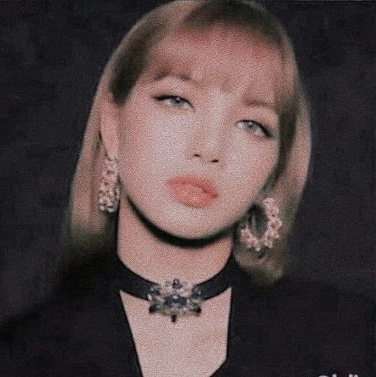 𝑺𝒂𝒌𝒖𝒓𝒂 — Icons Lisa - Blackpink Short if you like. Rt if...