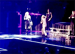 debnamlexa:  Neon Lights Tour Pranks 