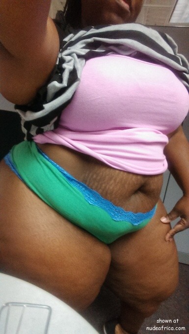 freaklife313:  herd21:  bbwsrock:  (via TumbleOn)   Stacked  Asssssssss