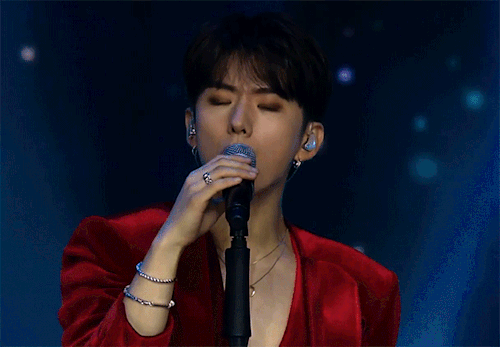 Kihyun - MIDDLE OF THE NIGHT (Golden disc awards 2021)