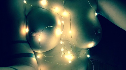 lilfxo:  it finally got completely dark out