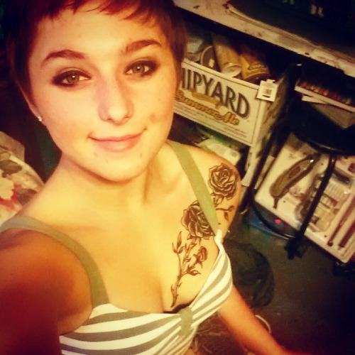 fantabulouloren:  Good afternoon fuckers (; haha jk … you guys are awesome