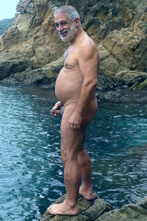 family-jewels-fan:  rock man
