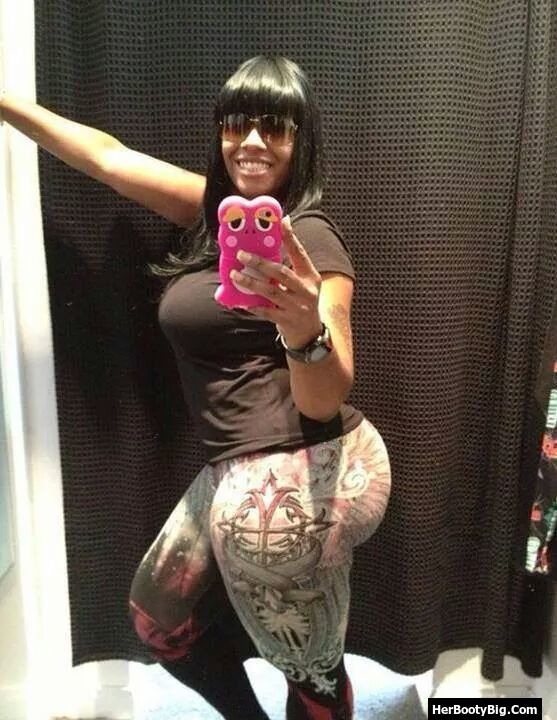 (HerBootyBig.Com) Sexy Thick Pics and Phat Backsides