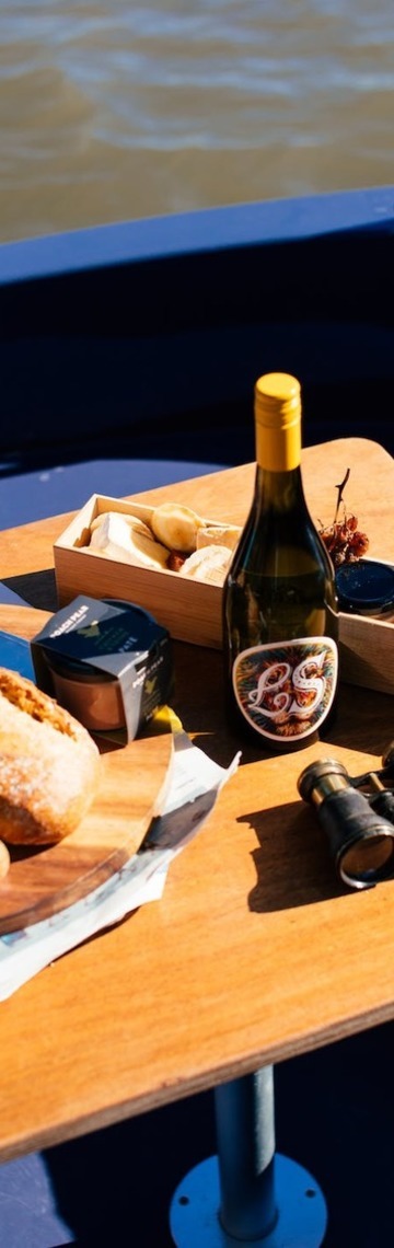 Wine Recipe - Chenin Blanc White Wine With Cheese And Bread