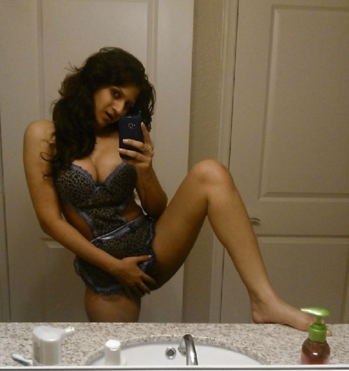 fuckmydesiwife:  A hotwife expressing herself  porn pictures