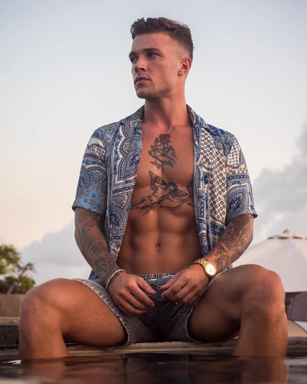 black-plug:Antoni Bialy