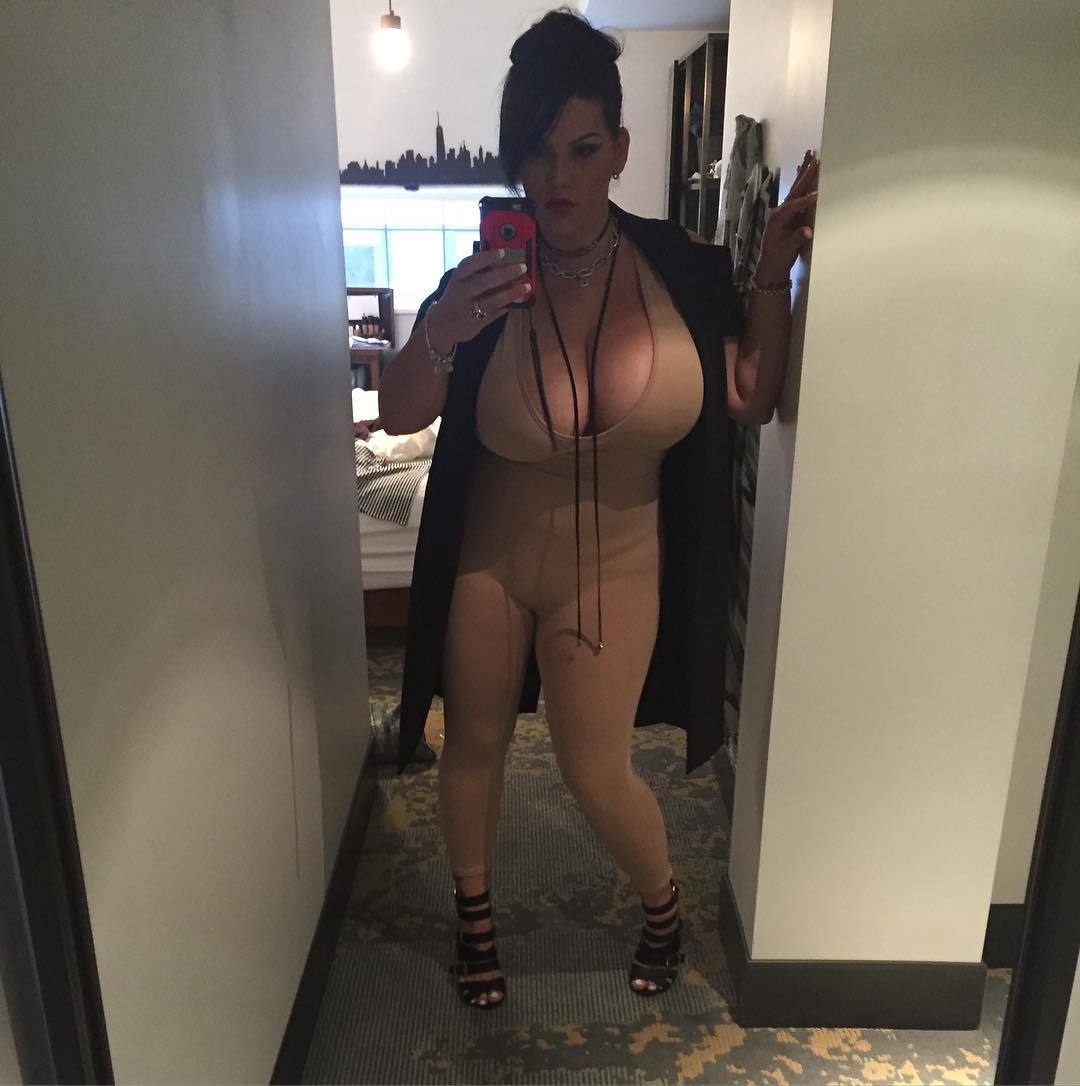 #nyc  im giving you glam!!! #latina #boobs #boobs #angelinacastro #angelinacastrolive