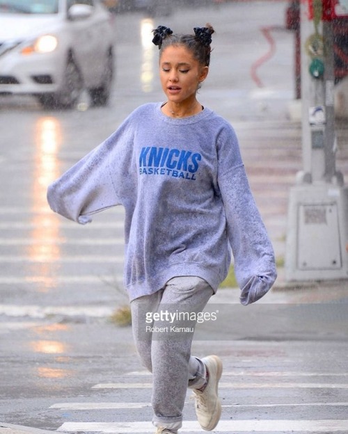 ellaenchanted2004:ariana-news:September 18th: Ariana in New Yorki think i am finally clean