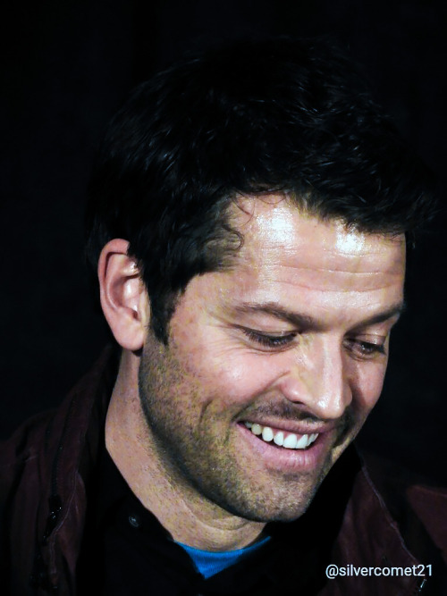 weallneedcastiel: Misha at JaxCon 2017 (credit: silvercomet21)