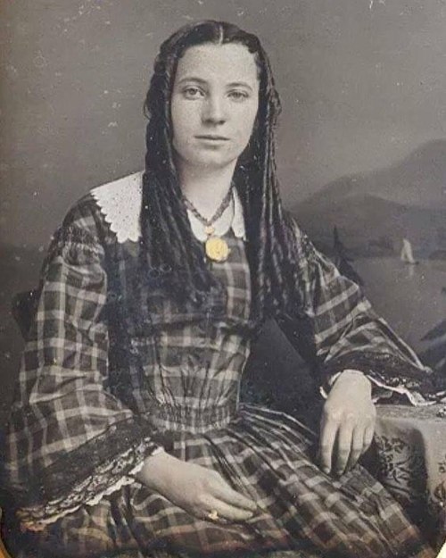 daguerreotype portrait of unknown young lady taken circa 1850s in pre-civil war America #vintage #mo