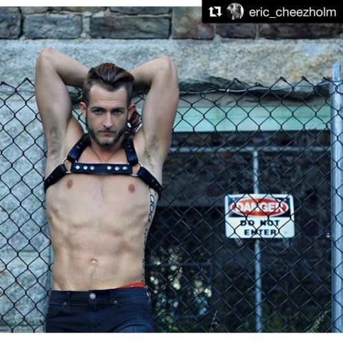 #Repost @eric_cheezholm : @dbgreener We love see you in your @theleathermannyc gear! Check out @eric