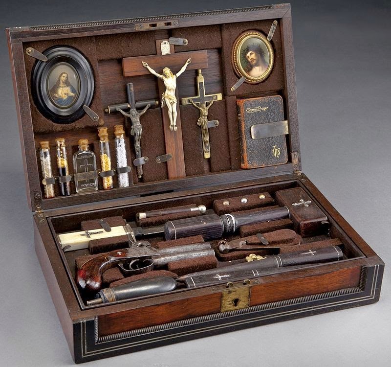 steampunktendencies: Vampire Hunter Kit &ldquo;Cased vampire killing kit, in