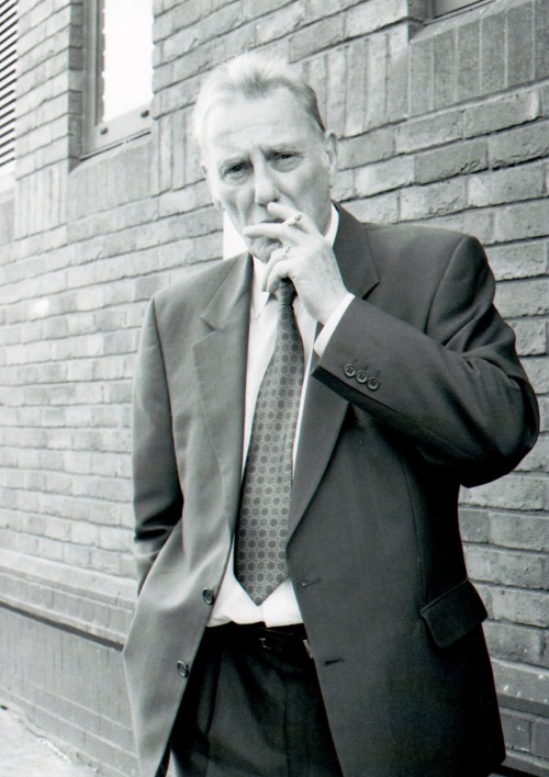 peopleofwho:Paul Darrow invited me to join him on a smoke break, just after lunchtime, on a pleasant