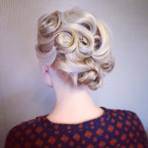Another #updo with a #bobbypin sticking right out! #ouch #hair #hairdo #hairstyle #blond #blonde #ch