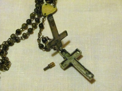 roses–and–rue:This antique rosary has a hidden compartment where relics could be kept. Most often, t