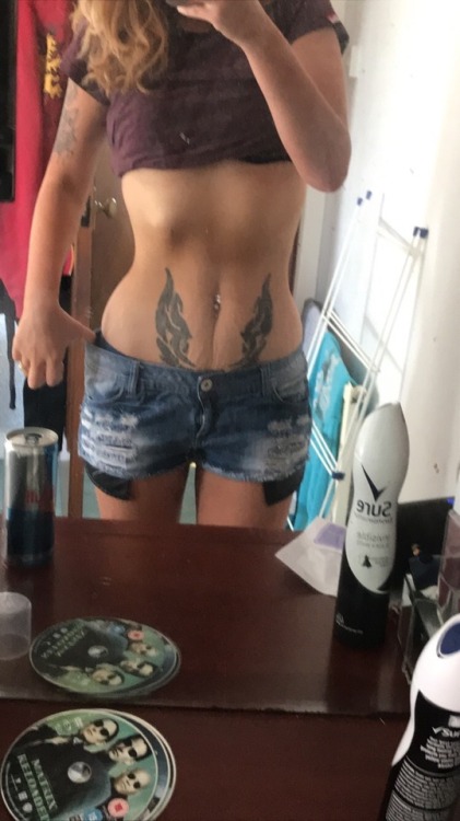 Body check. 4.5lb down, 5.5 inches off! ❤️ would have been more but I binged hard 
