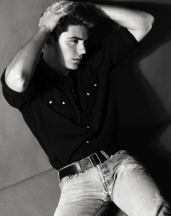 meninvogue:  Zac Efron